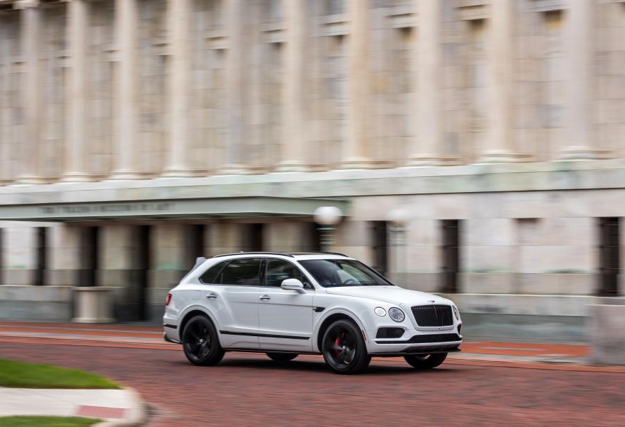  Bentley Bentayga V8 2018 года  (NA) (фото 17 из 22)